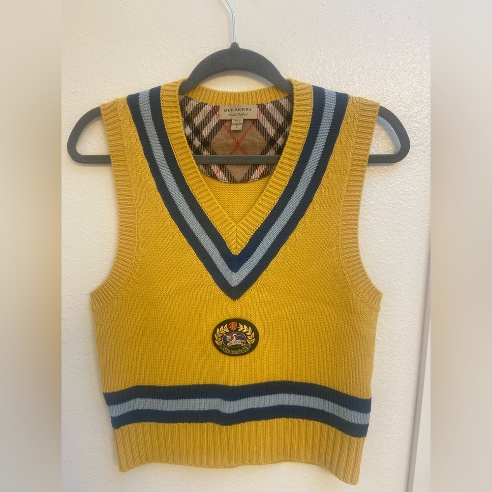 Authentic Burberry sleeveless sweater top